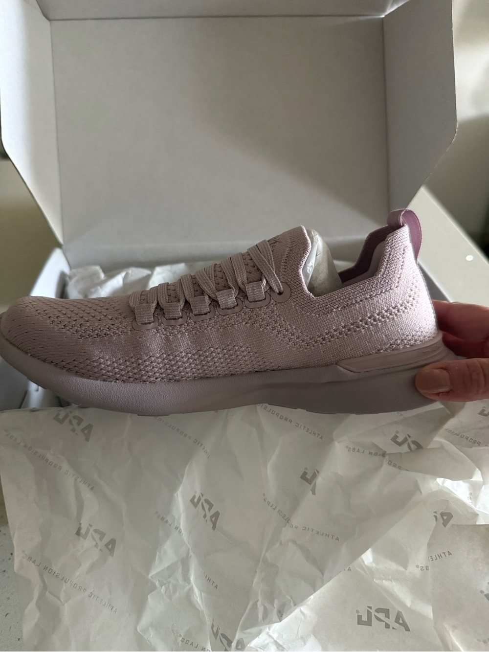 APL Techloom breeze Heirloom rose  sneakers size 5 new